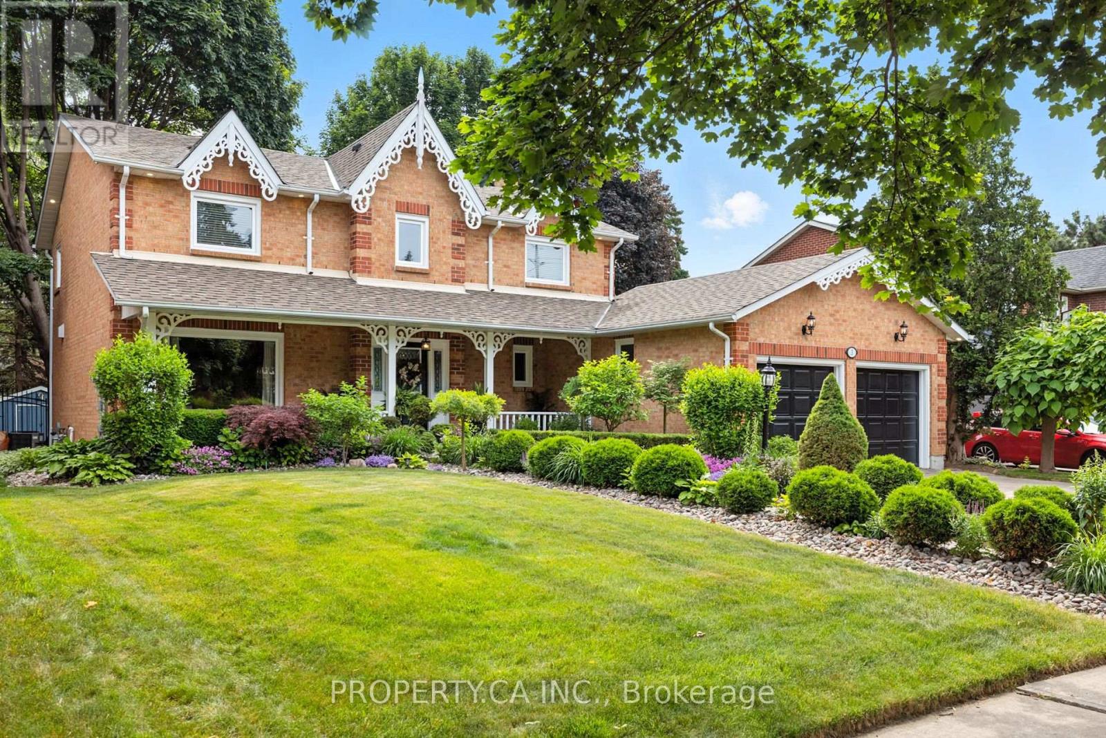 3 Whitburn St, Whitby, ON L1R 1E5
