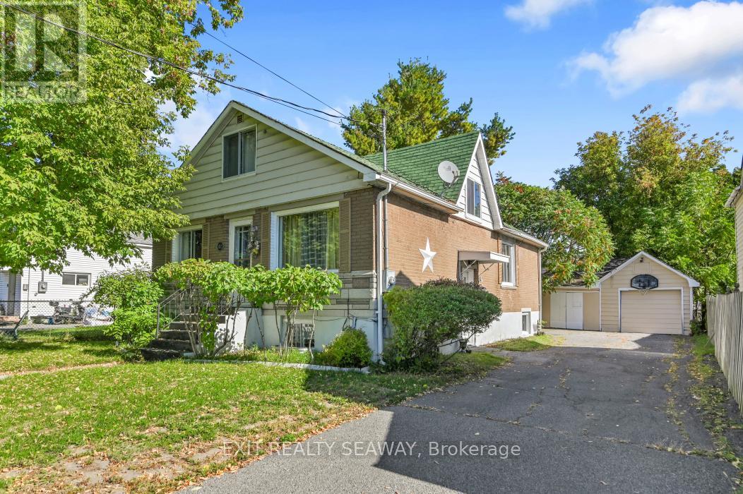 1315 Cumberland St, Cornwall, ON K6J 4K8
