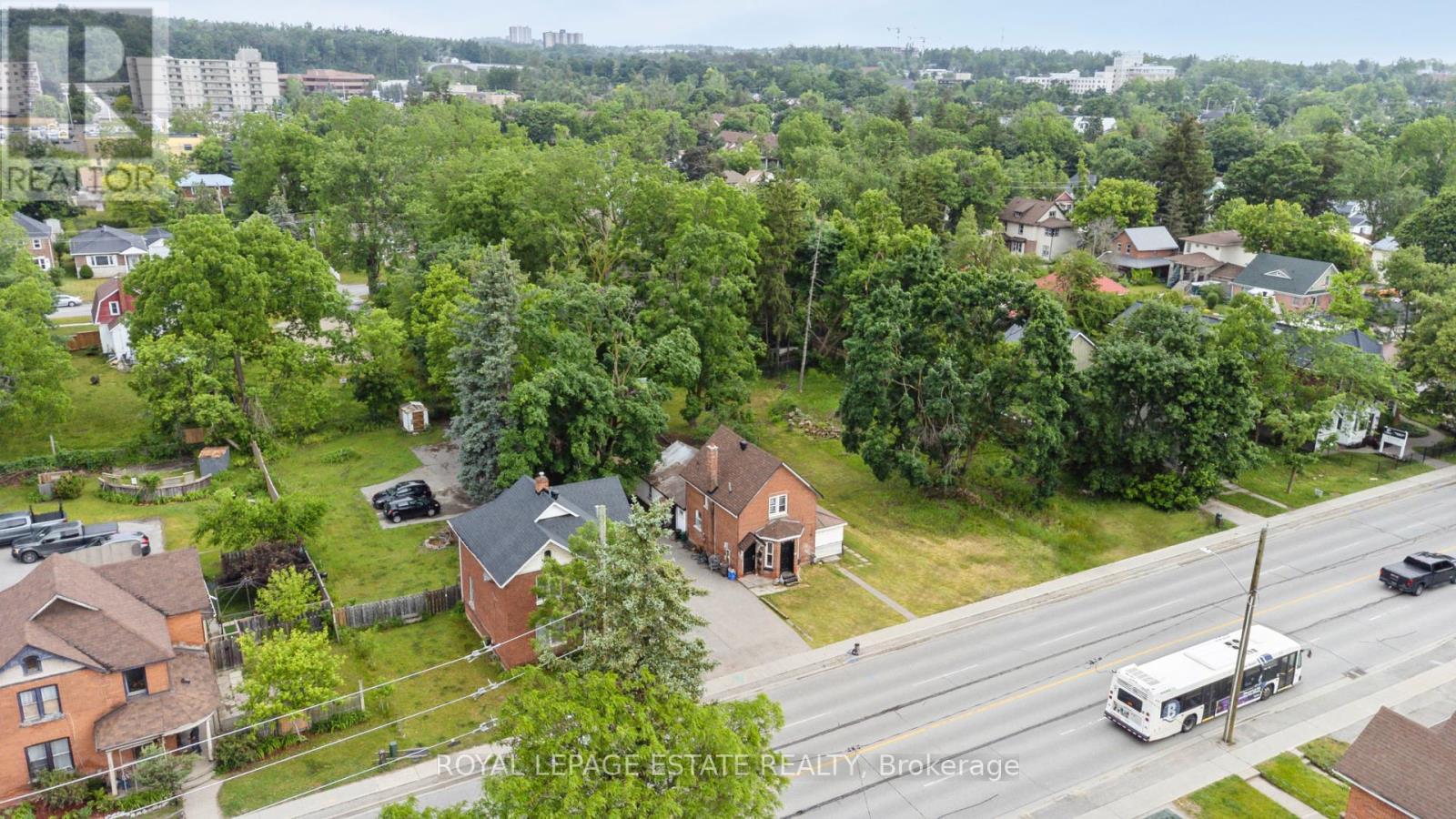 226 Dunlop St W, Barrie, ON L4N 1B6