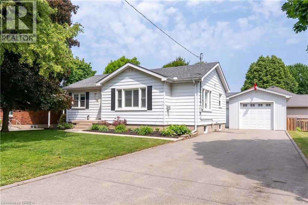 36 Grove Cres, Brantford, ON N3R 4Y4