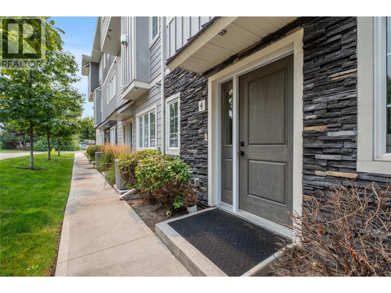 644 Lequime Road Unit 4, Kelowna, BC V1W 1A4