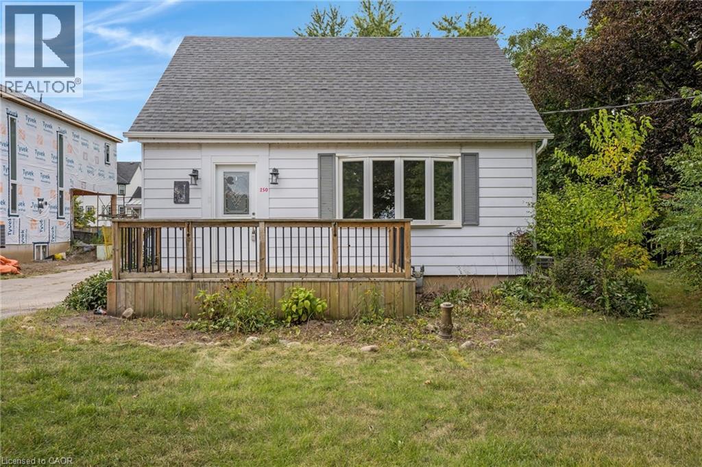 250 Northumberland St, North Dumfries, ON N0B 1E0