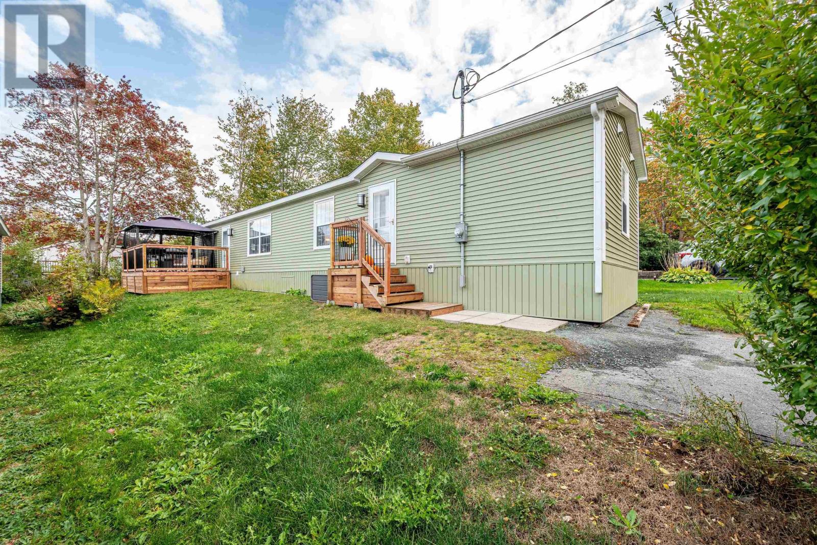 404 Glenrise Dr, Beaver Bank, NS B4E 1M5