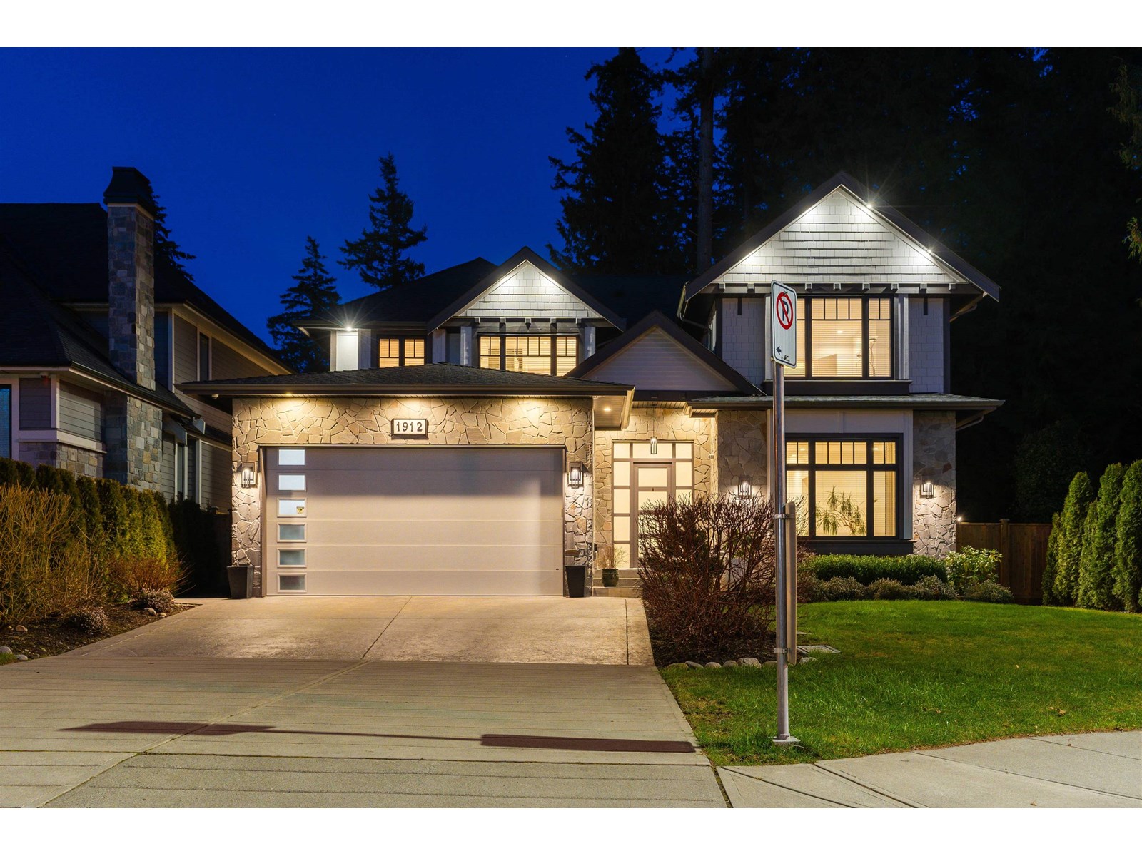 1912 Laronde Dr, Surrey, BC V4A 9M9