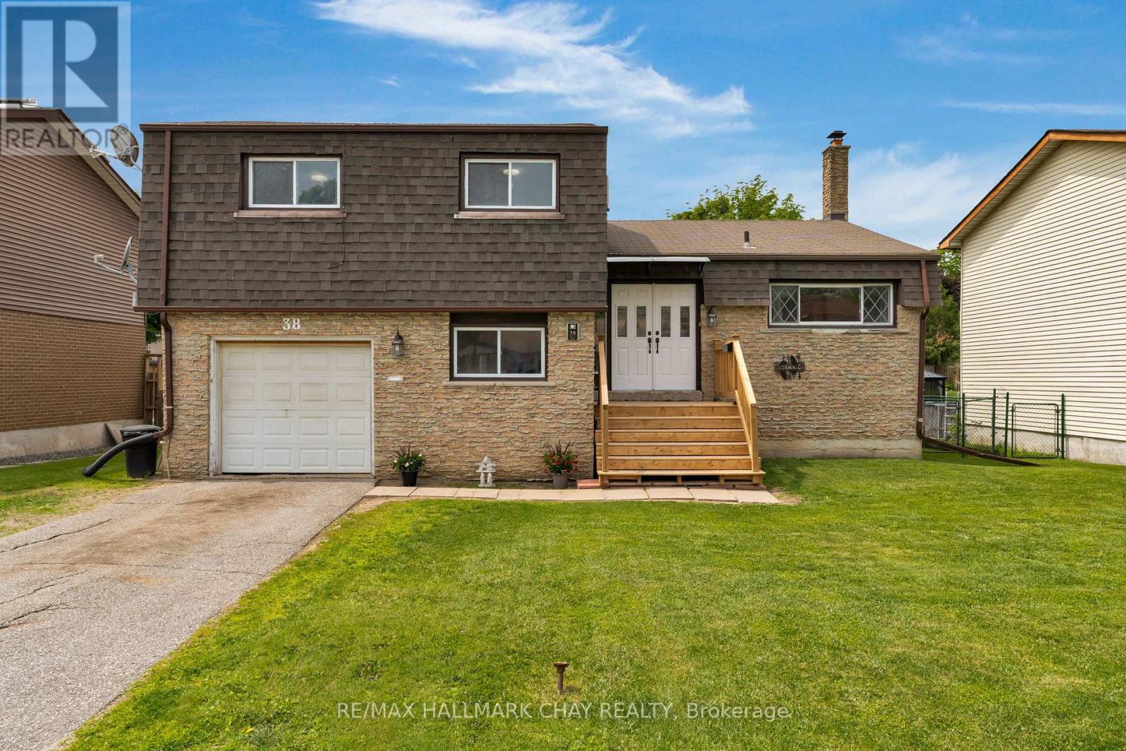 38 Lankin Blvd, Orillia, ON L3V 6T2