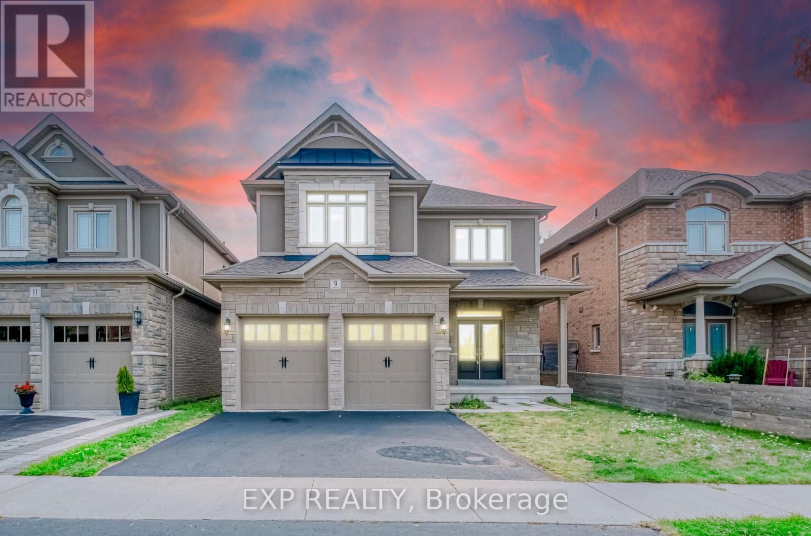 9 Armour St, Whitby, ON L1R 0N4