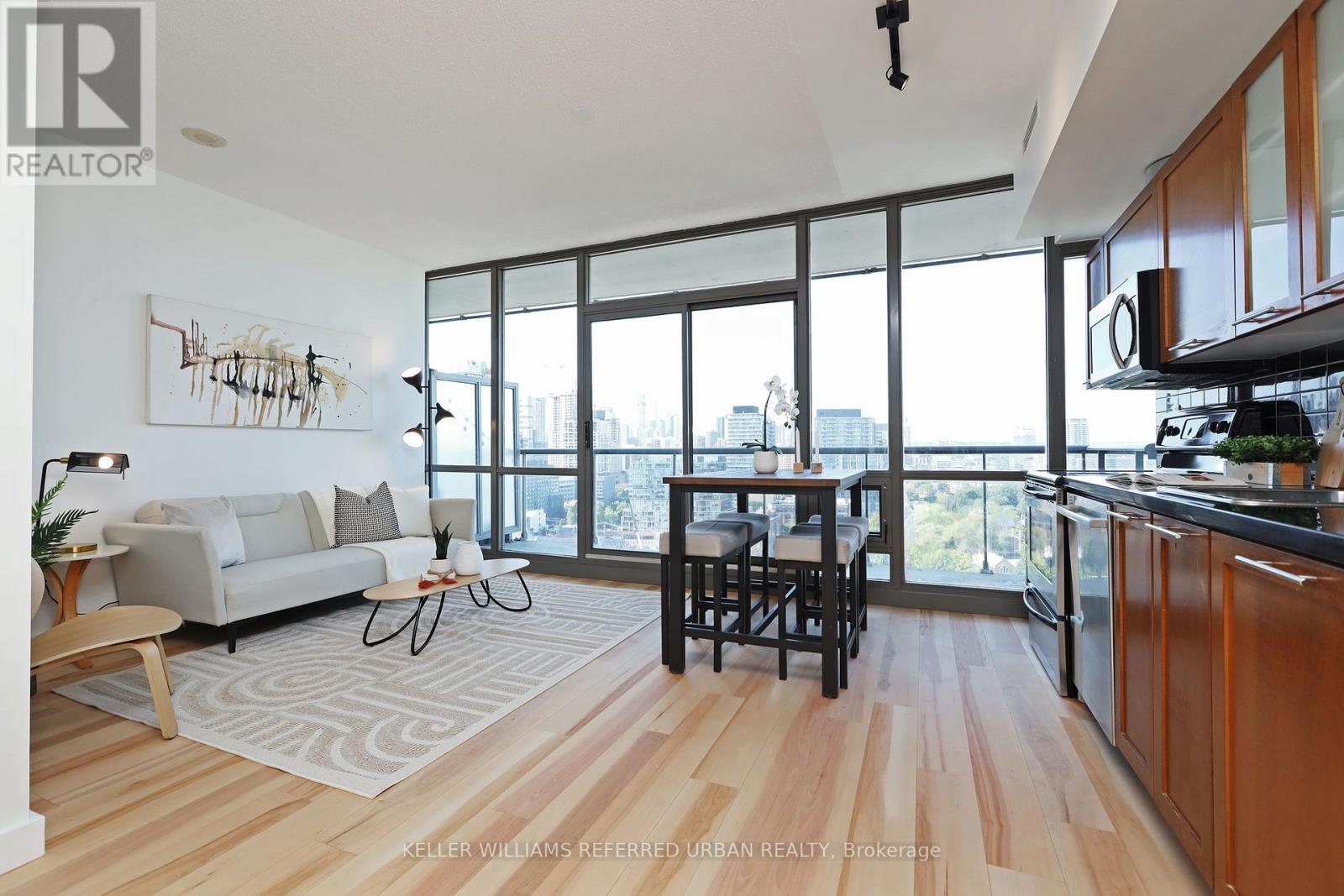 1801 33 Mill St, Toronto, ON M5A 3R3