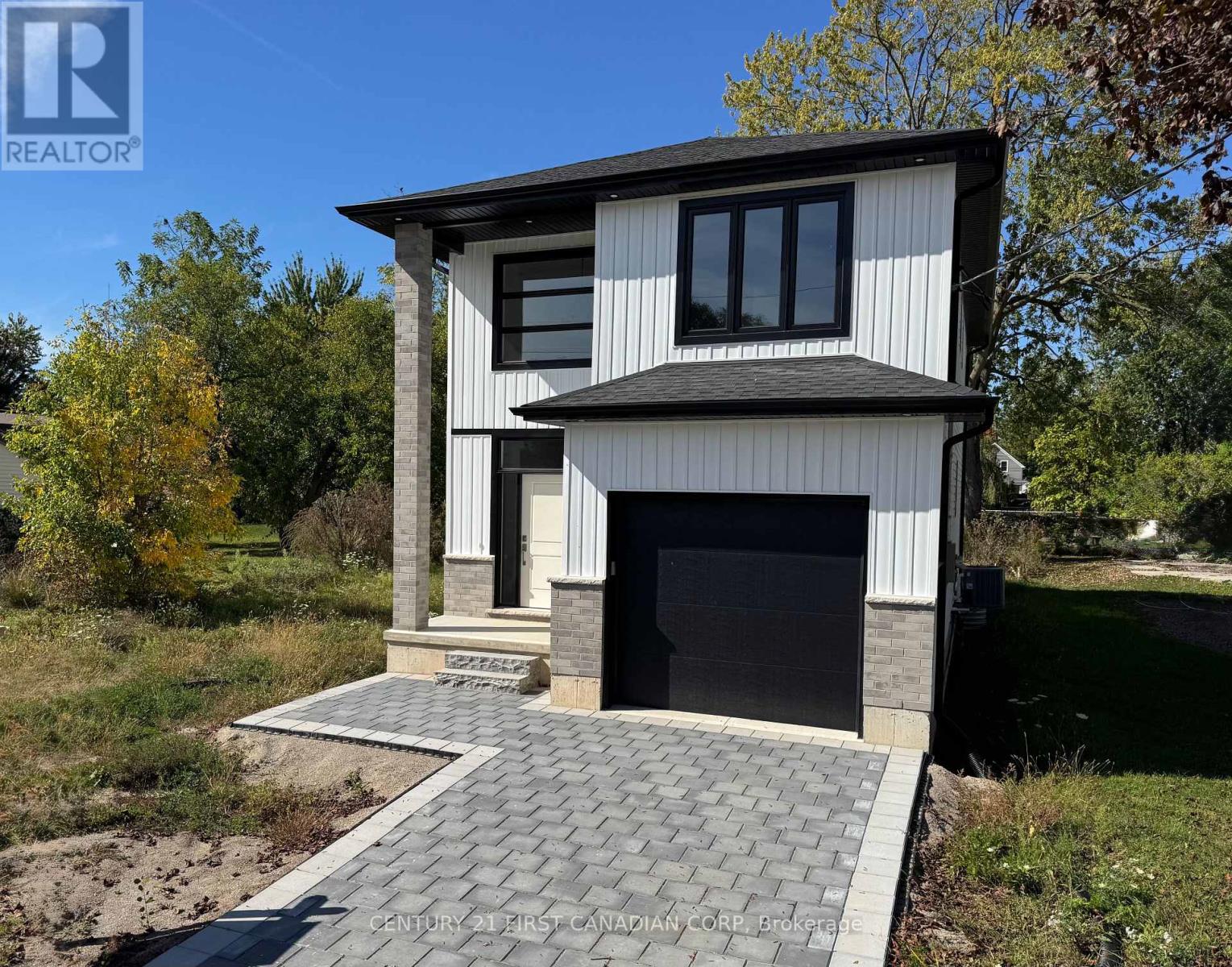 194 Mcrae St #2 St, Southwest Middlesex, ON N0L 1M0