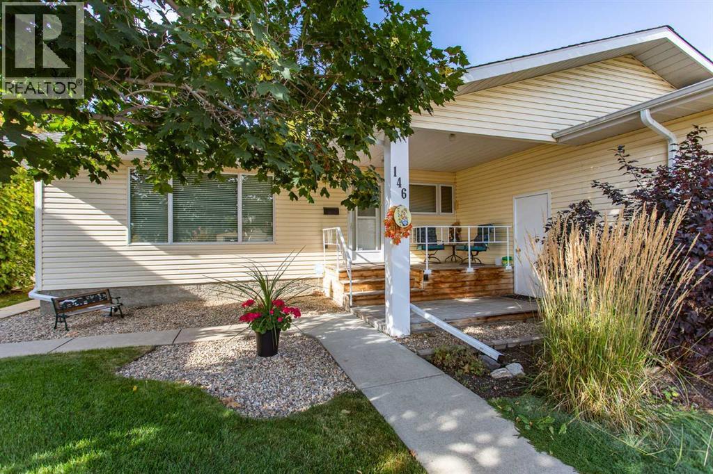 146 Welton Cres, Red Deer, AB T4N 6B3