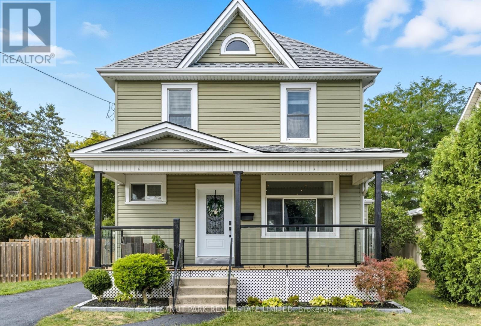 11 Fairview Rd, Grimsby, ON L3M 3L1