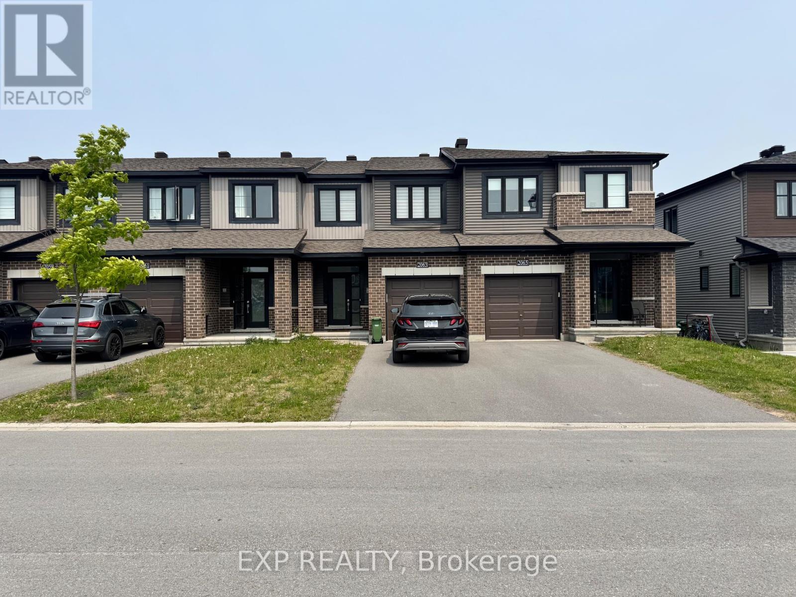 2063 Caltra Cres, Ottawa, ON K2J 6V4