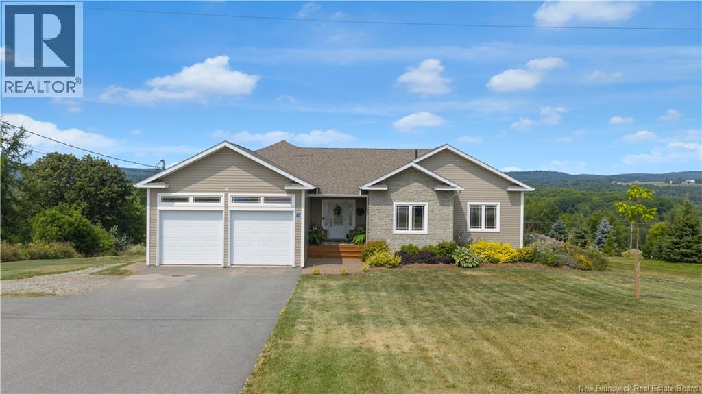 18 Karen St, Nauwigewauk, NB E5N 0L5