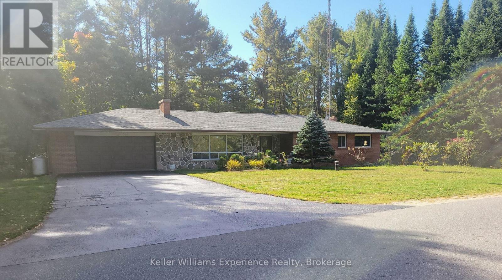 386 Beaumont Dr, Bracebridge, ON P1L 1X2