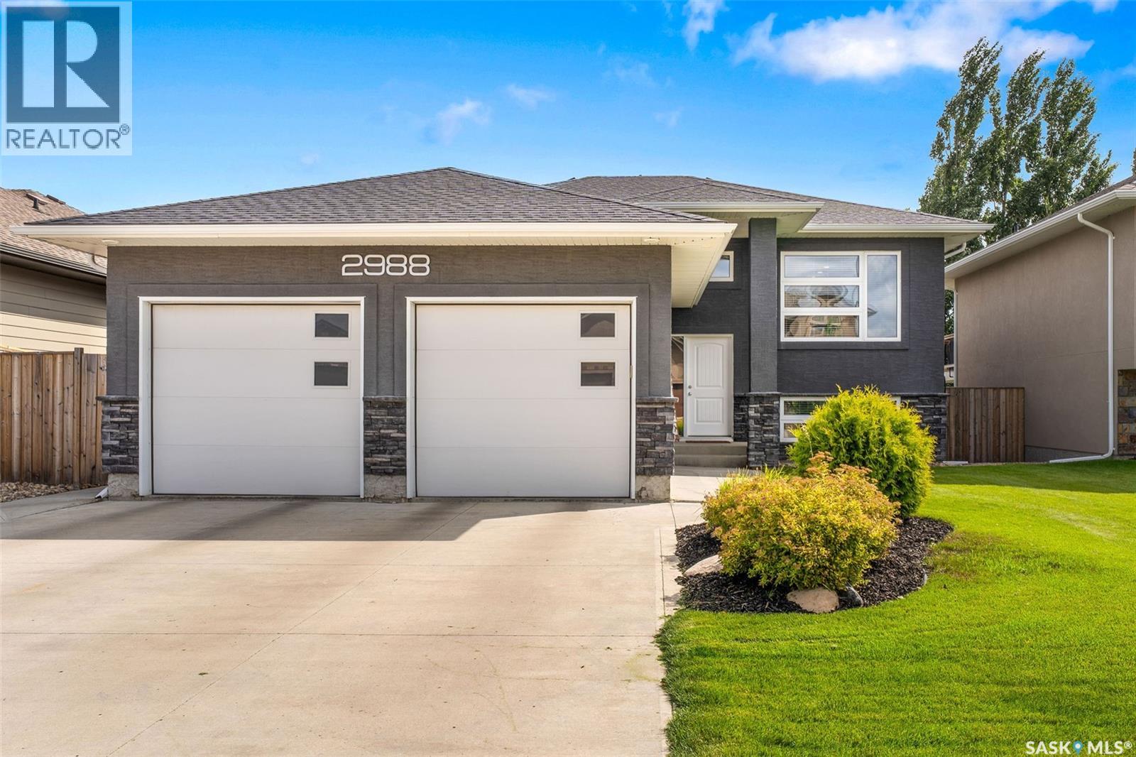 2988 Lakeview Dr, Prince Albert, SK S6W 0A4