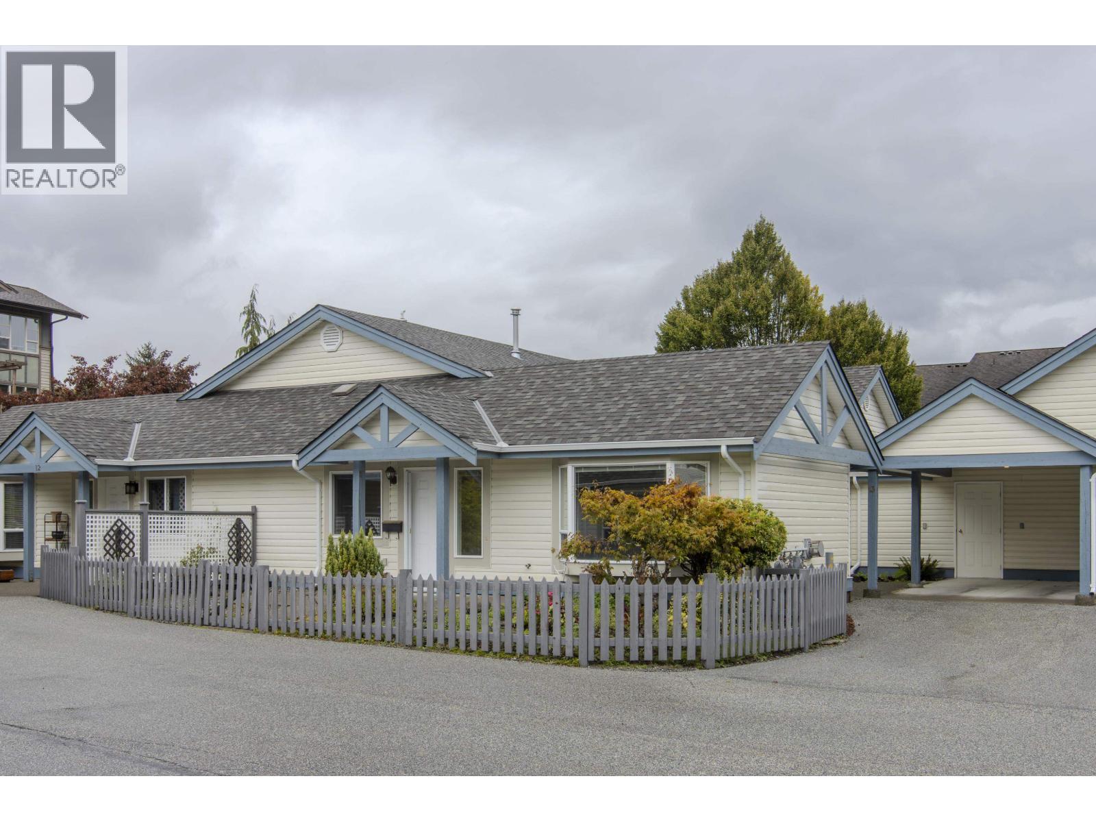 1201 Pemberton Avenue Unit 13, Squamish, BC V8B 0J7