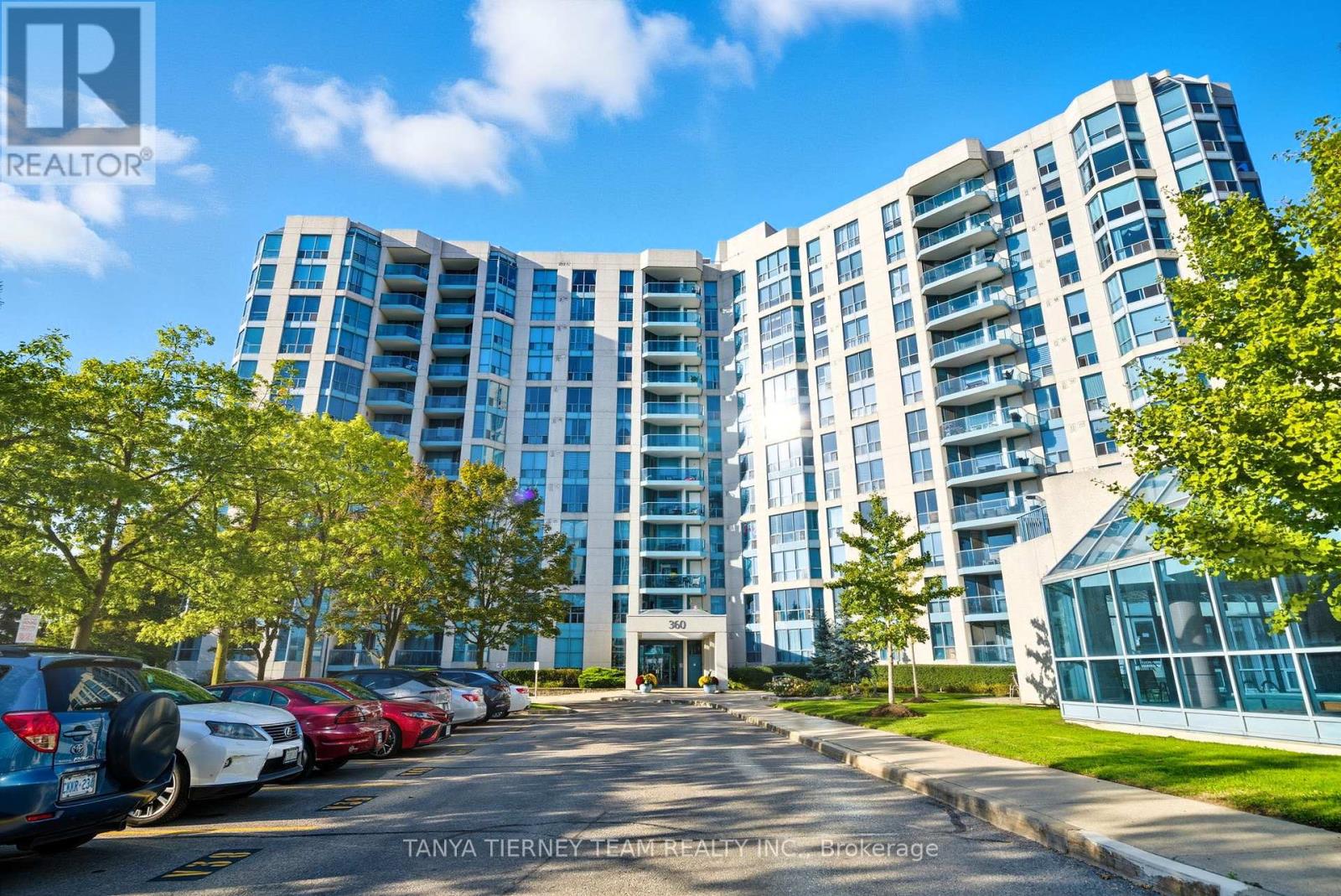 805 360 Watson St, Whitby, ON L1N 9G2
