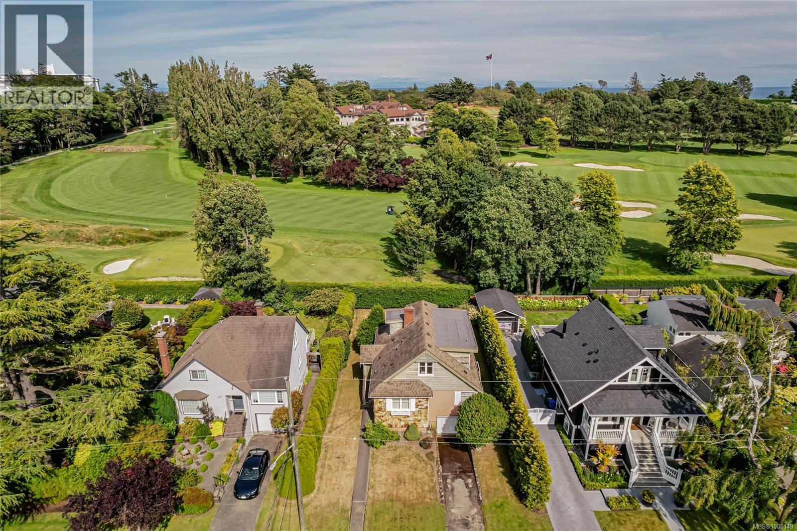 787 Newport Ave, Oak Bay, BC V8S 5C8