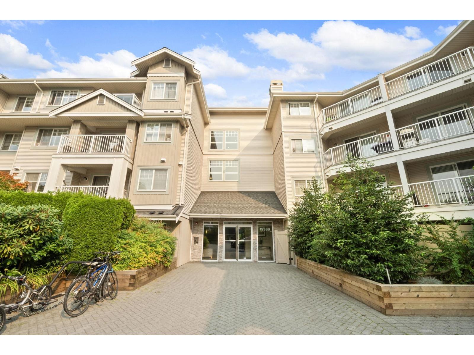 19388 65 Avenue Unit 305, Surrey, BC V4N 5S1
