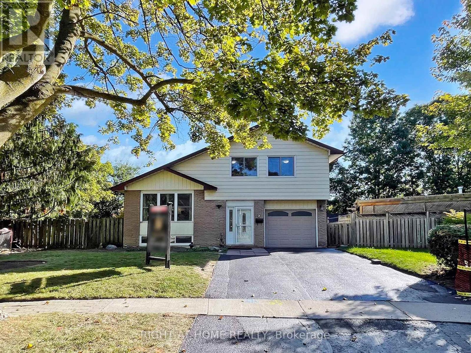 2 Hetherington Dr, Clarington Bowmanville, ON L1C 3R1