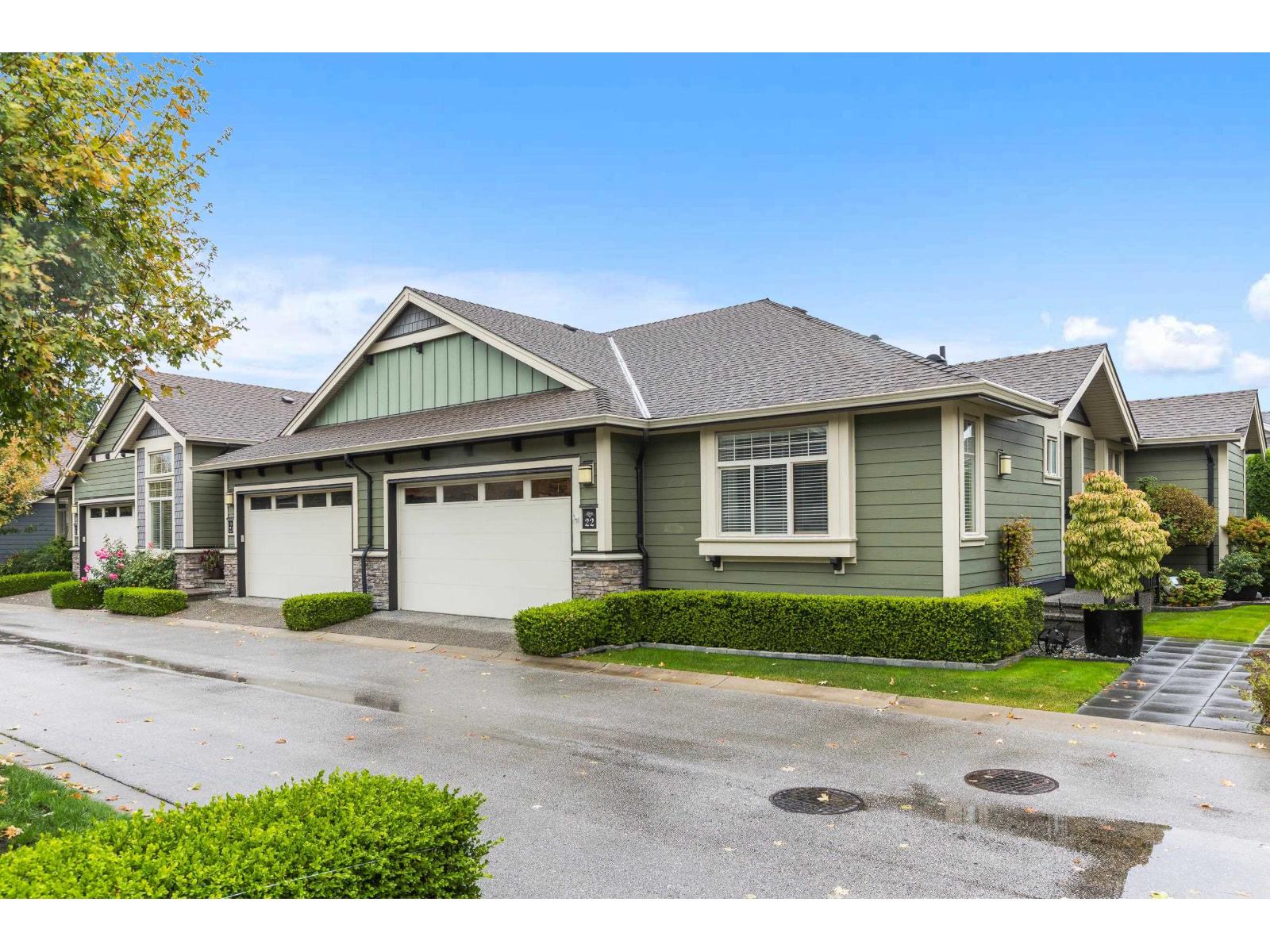 350 174 Street Unit 22, Surrey, BC V3Z 2N8