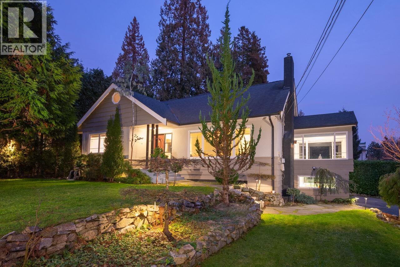 29th Street Unit 1310, West Vancouver, BC V7V 4M6