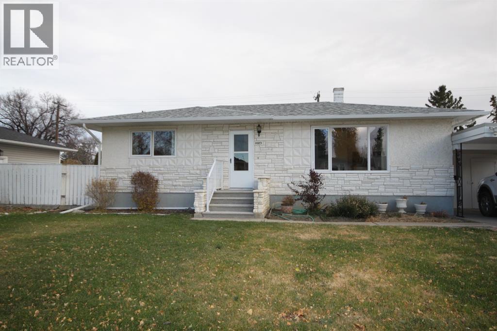 29 Street S Unit 1023 #a, Lethbridge, AB T1K 2X8