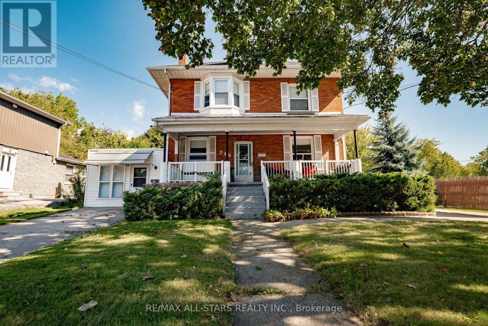 249 Main St N, Markham, ON L3P 1Y6