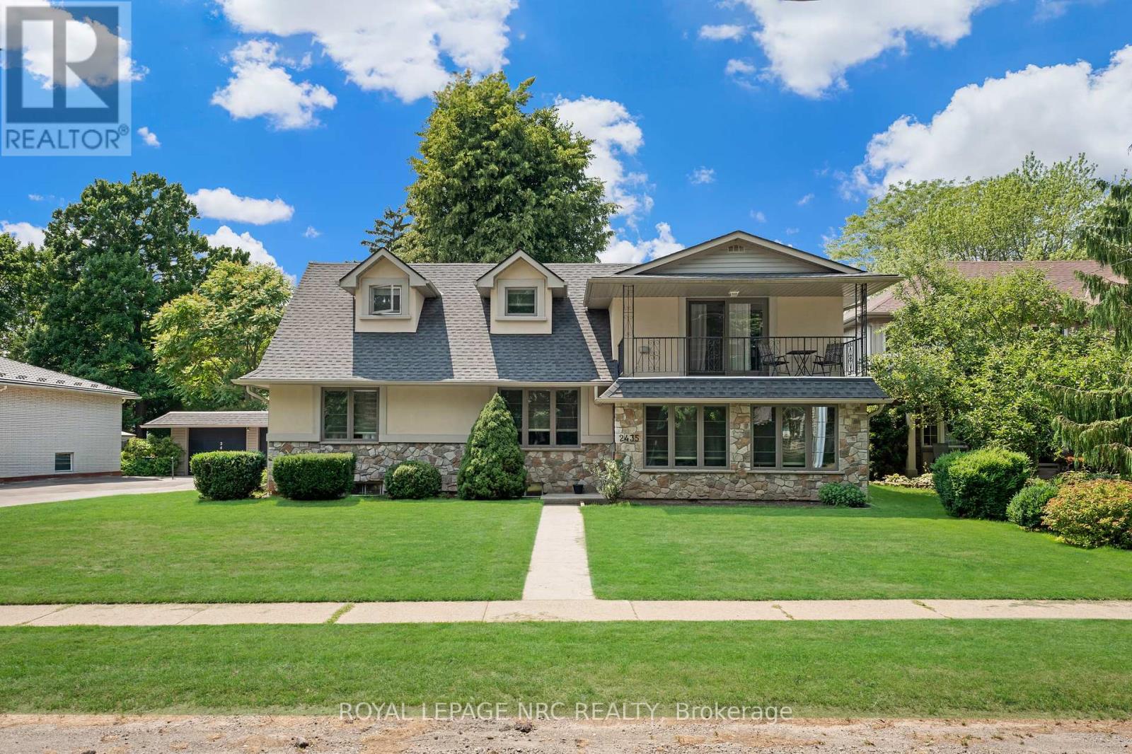 2435 Dorchester Rd, Niagara Falls, ON L2J 2Y9
