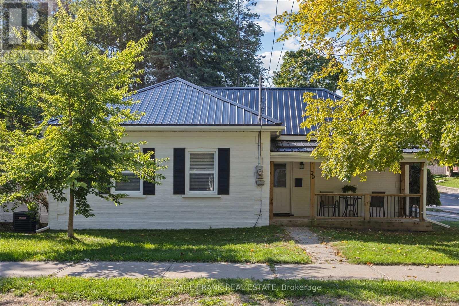29 Ridout St, Kawartha Lakes Lindsay, ON K9V 2B4