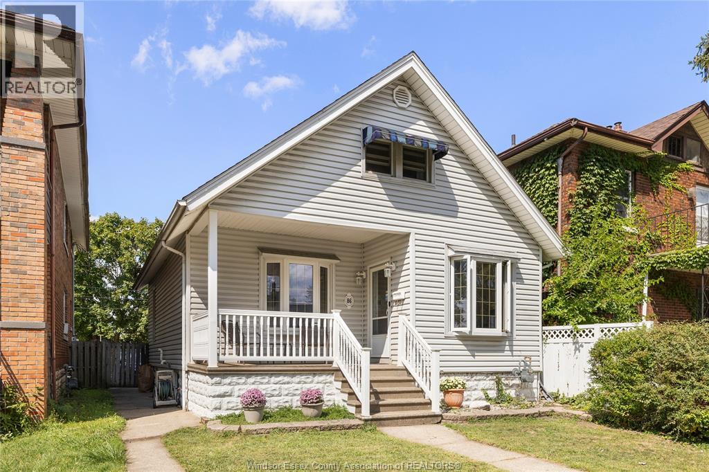 86 Hanna St E, Windsor, ON N8X 2M9
