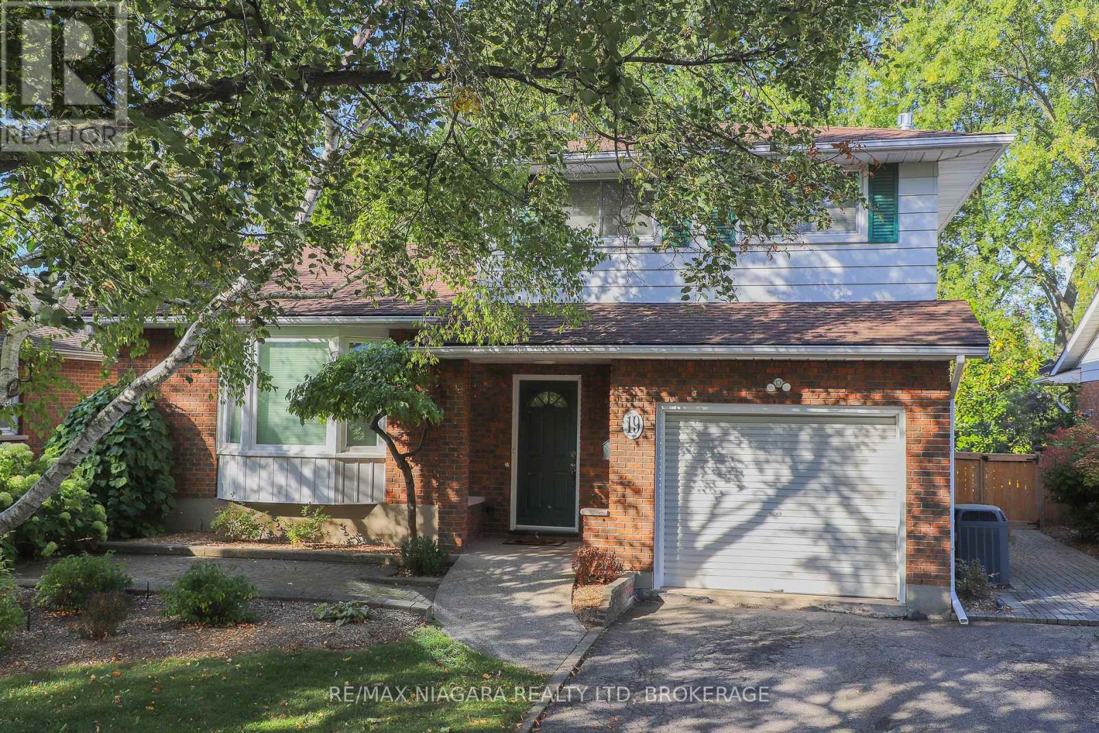19 Jessica Dr, St. Catharines, ON L2M 6V9