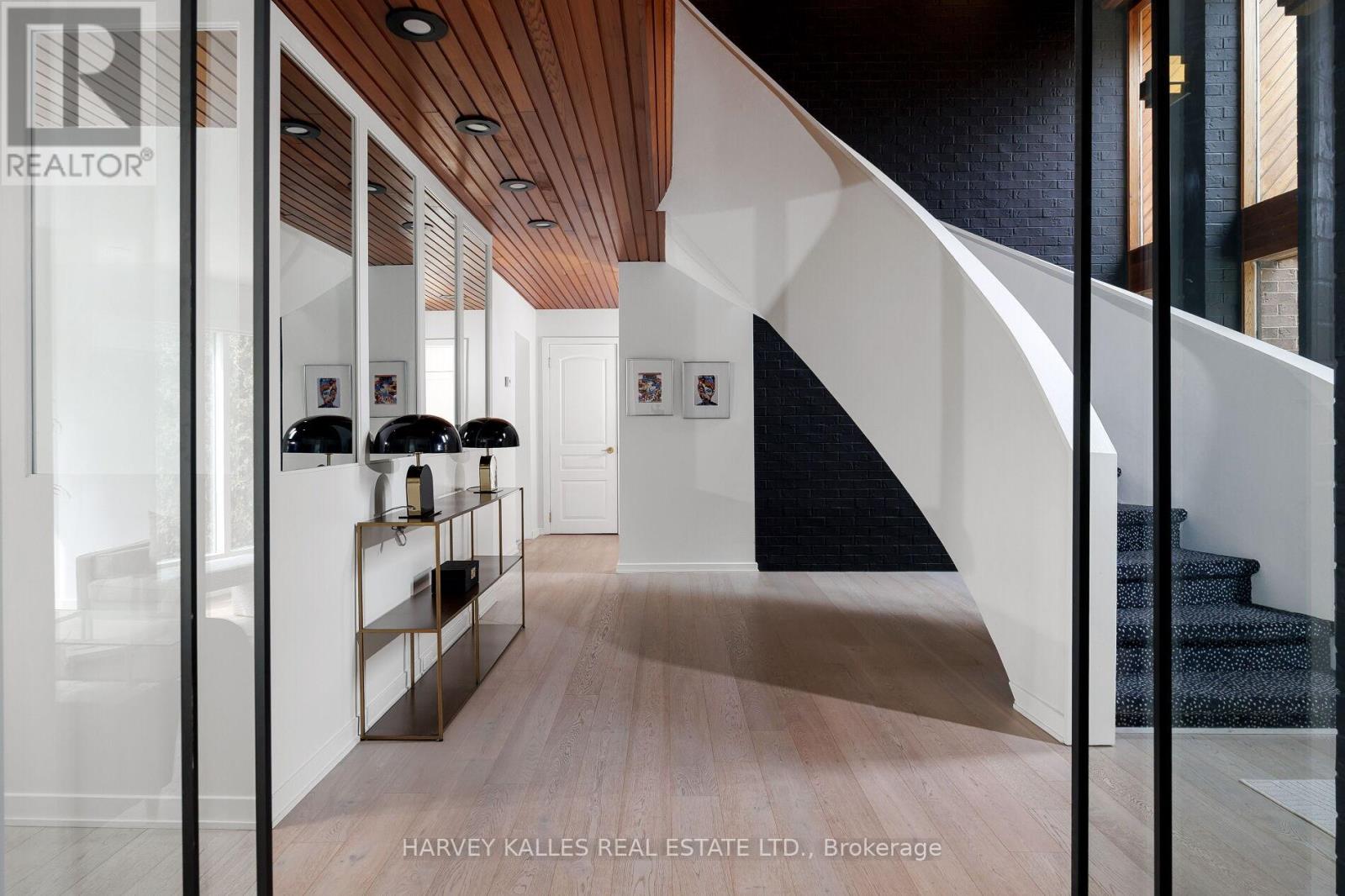 30 Neilor Cres, Toronto, ON M9C 1K4