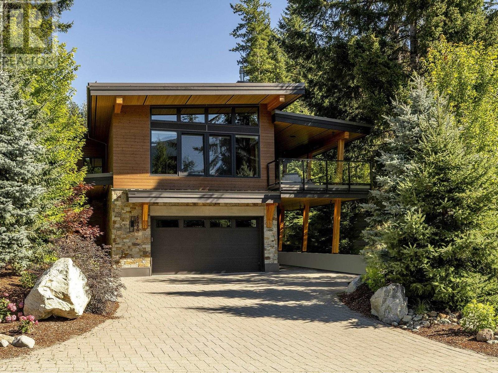 6464 St Andrews Way, Whistler, BC V8E 0C8