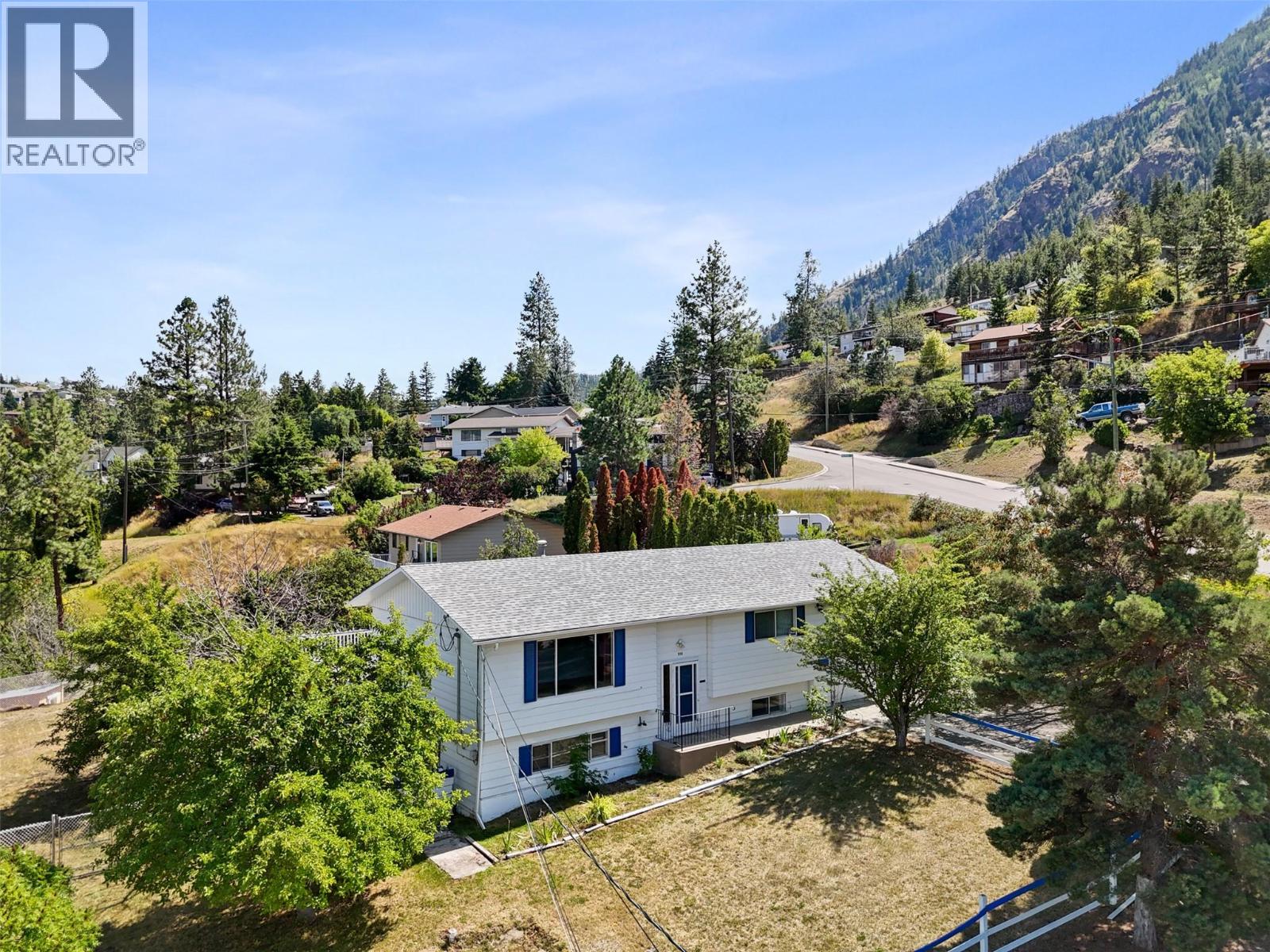 906 Klahanie Dr, Kamloops, BC V2C 5R2