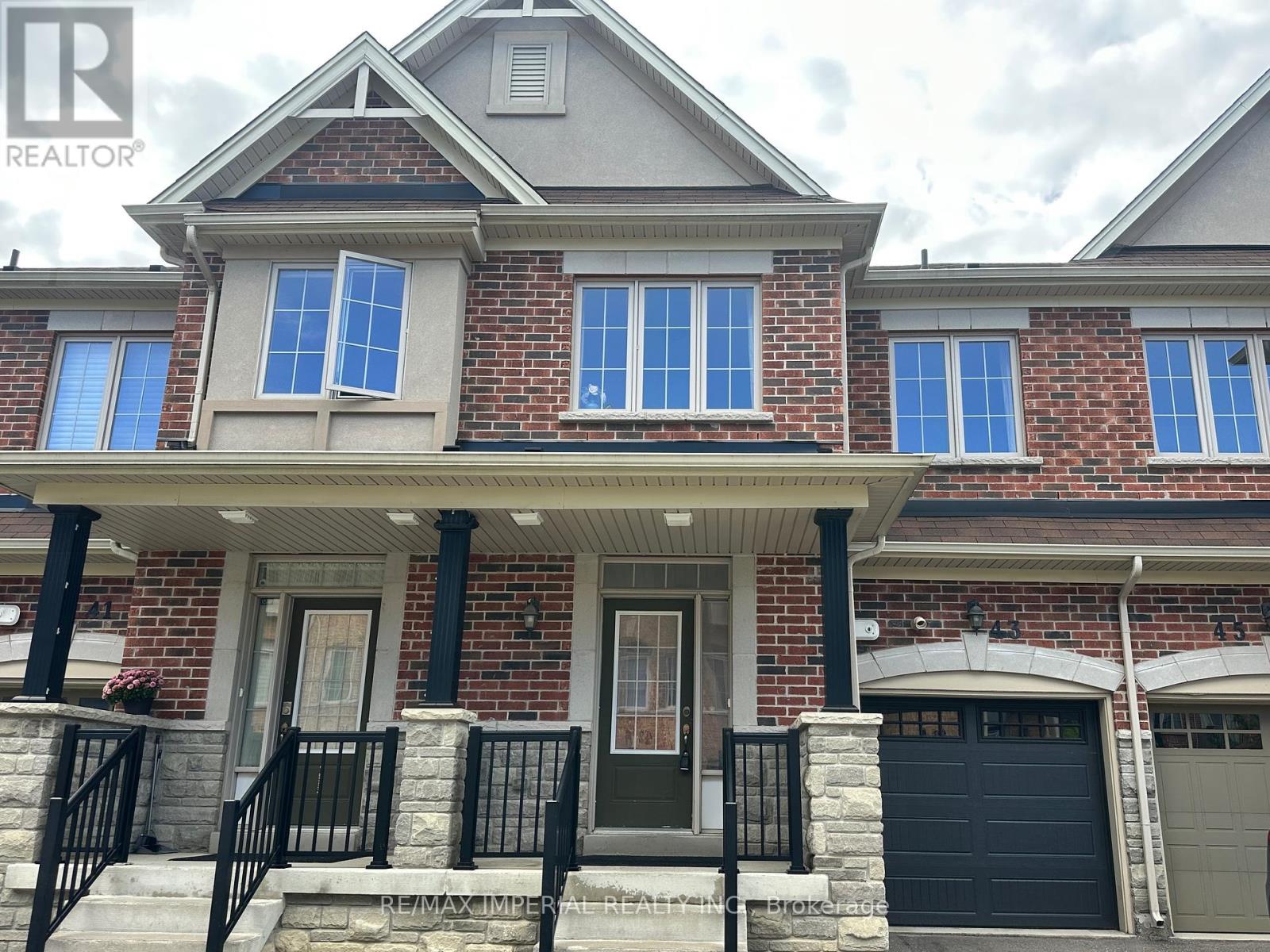 43 Mazarine Ln, Richmond Hill, ON L4S 0G2