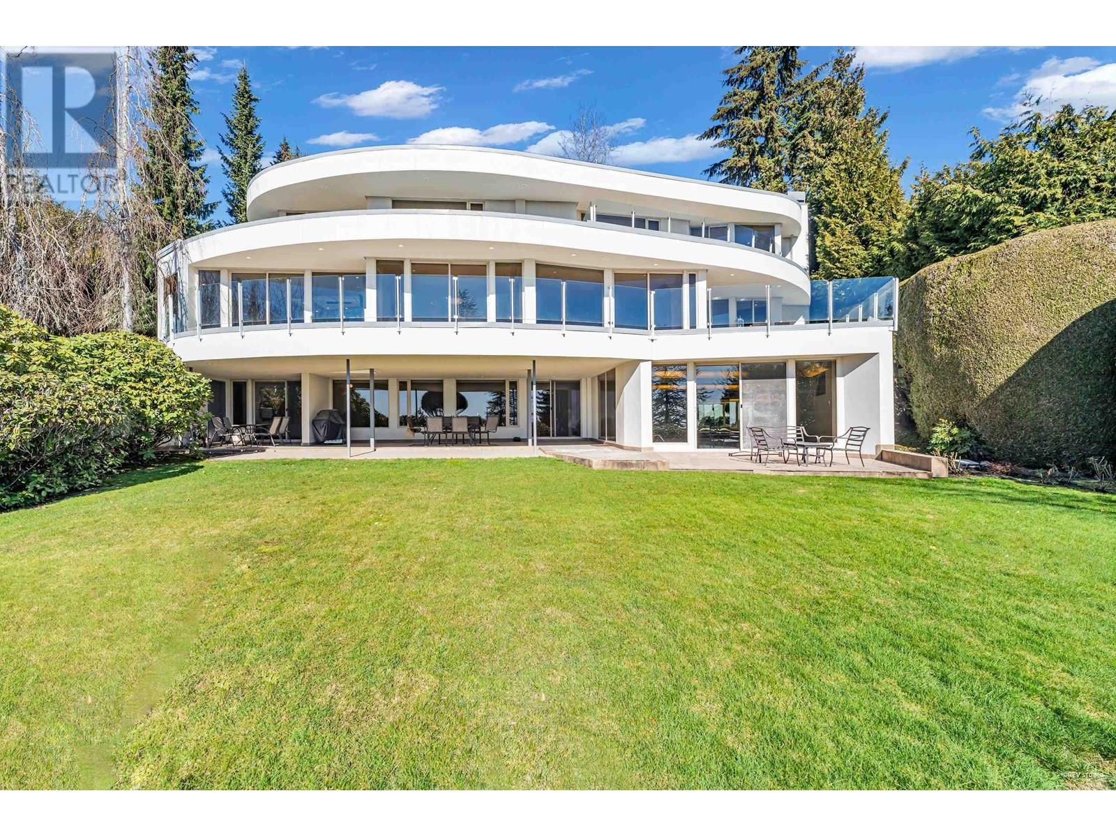 1407 Bramwell Rd, West Vancouver, BC V7S 2N8