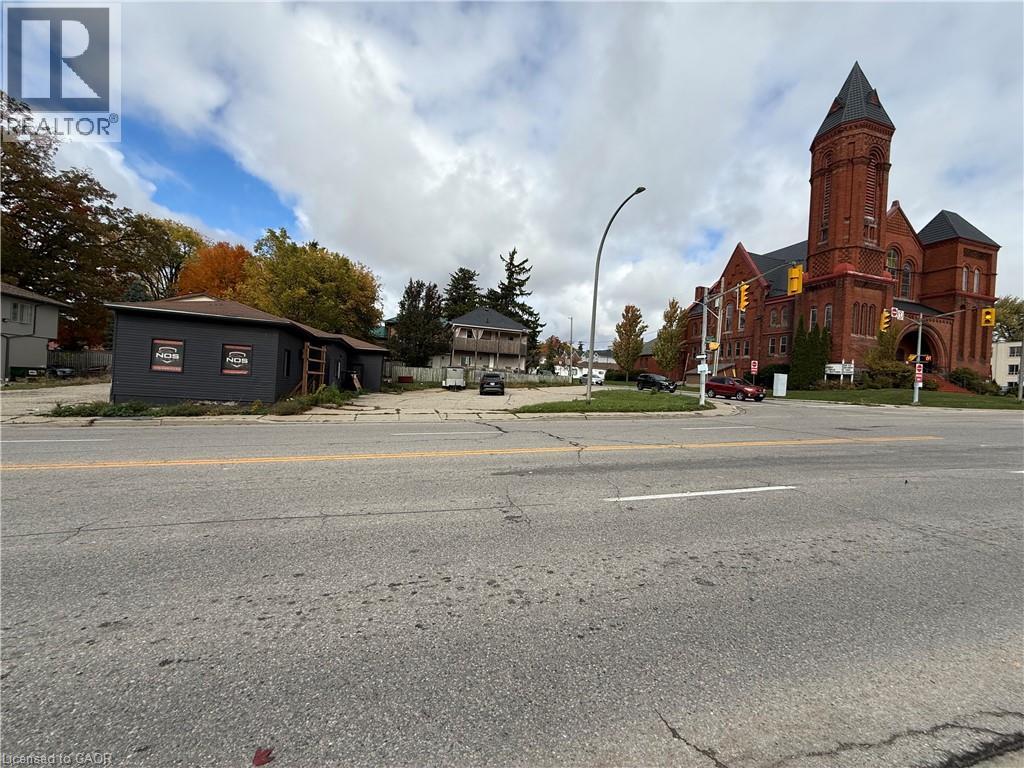 271 Dundas St, Woodstock, ON N4S 1A9