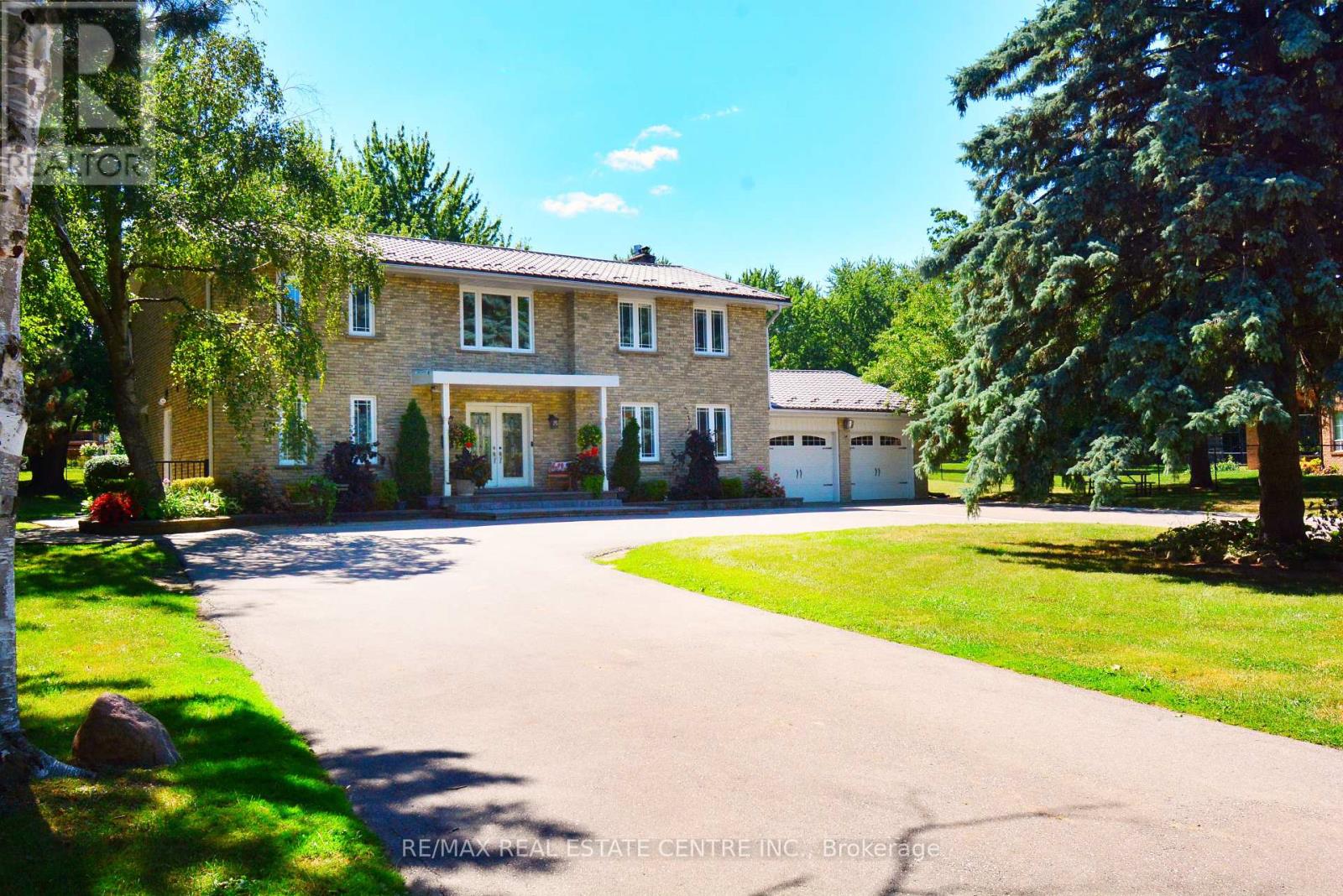 17 Crescent Hill Dr S, Brampton, ON L6S 2P4
