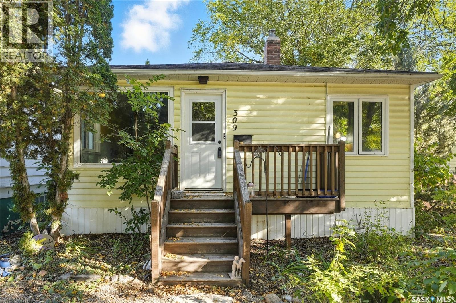 309 Maple St, Saskatoon, SK S7J 0A6