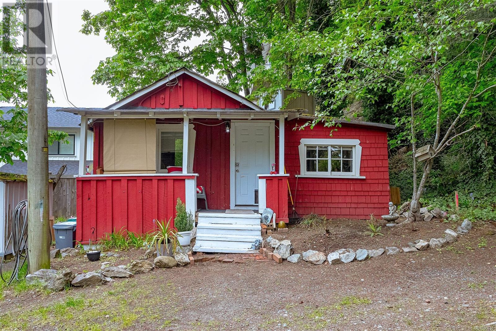 312 Island Hwy, Victoria, BC V9B 1G9