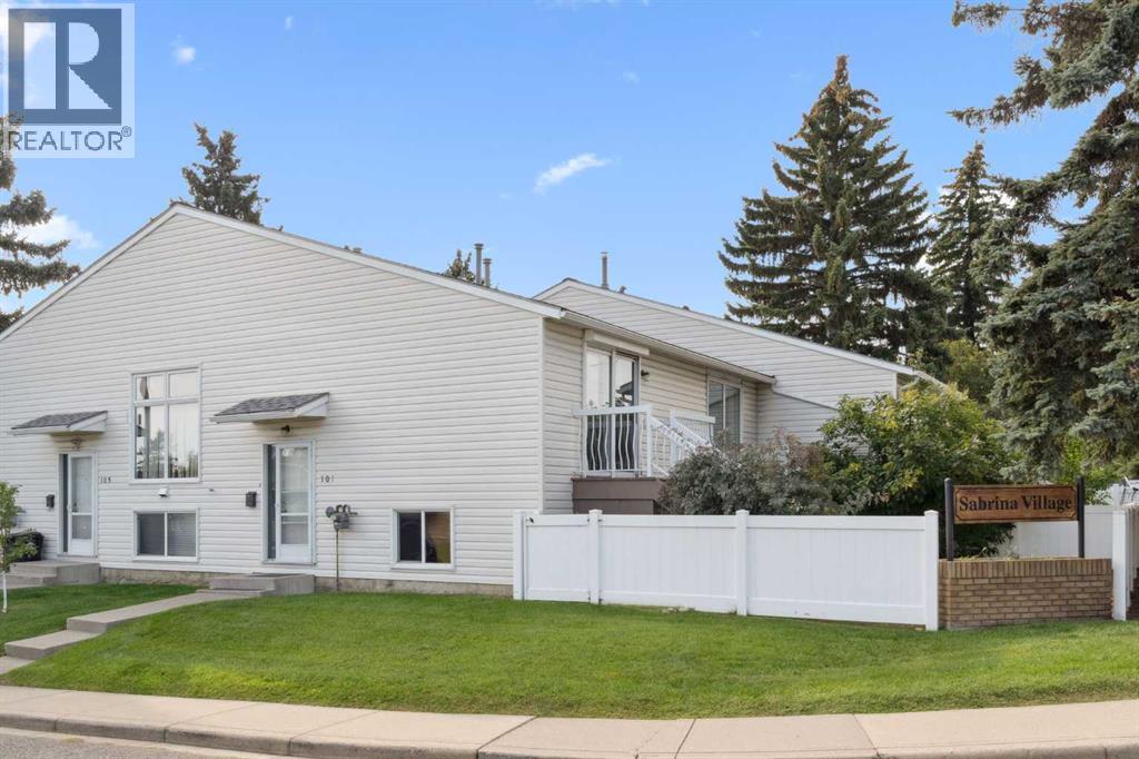 101 Sabrina Way SW, Calgary, AB T2W 4J4