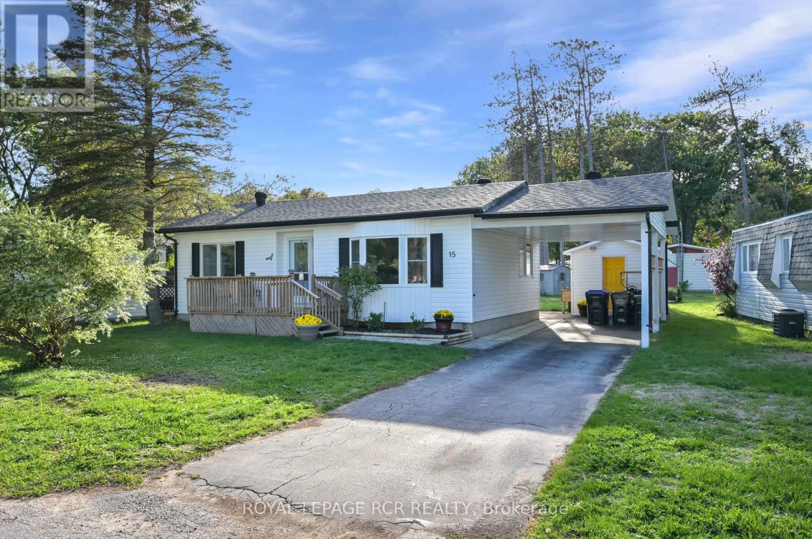 15 Carruthers St S, Wasaga Beach, ON L9Z 1K2