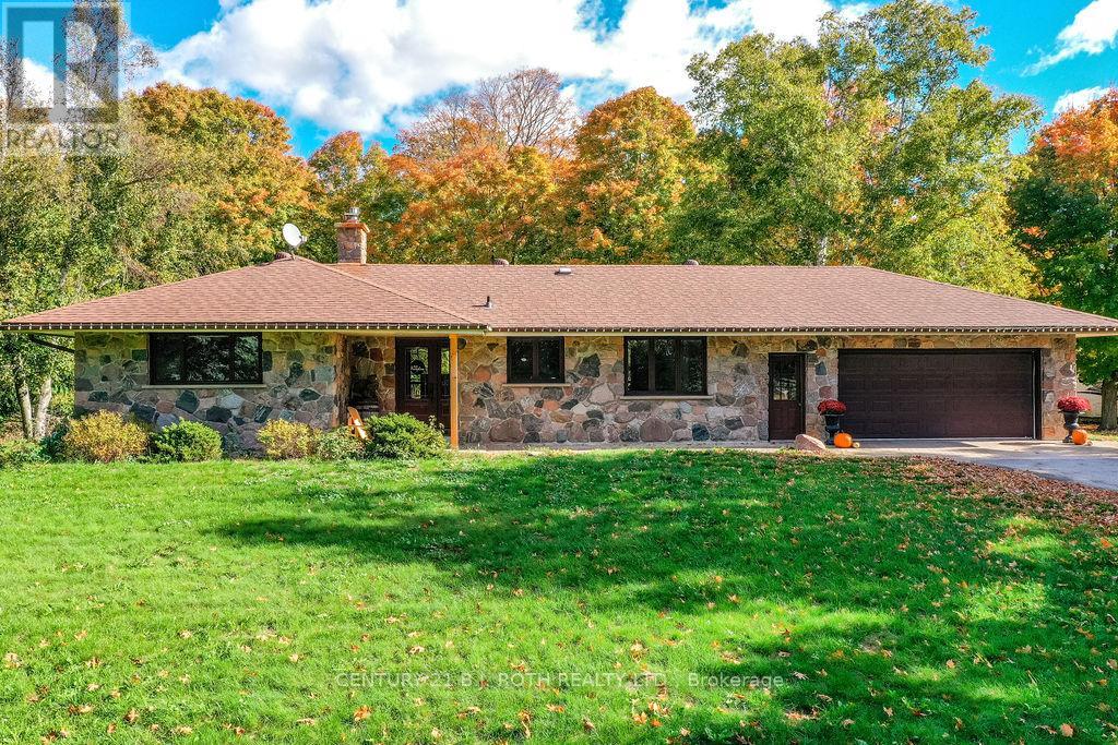 1839 George Johnston Rd, Springwater, ON L0L 1Y0
