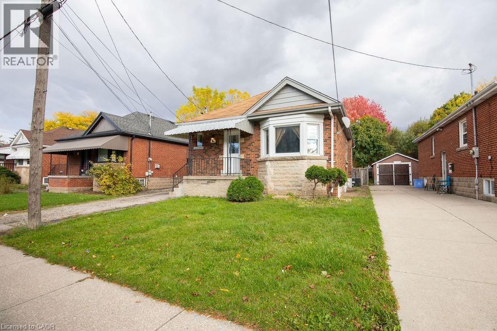 25 W 3rd St, Hamilton, ON L9C 3J8