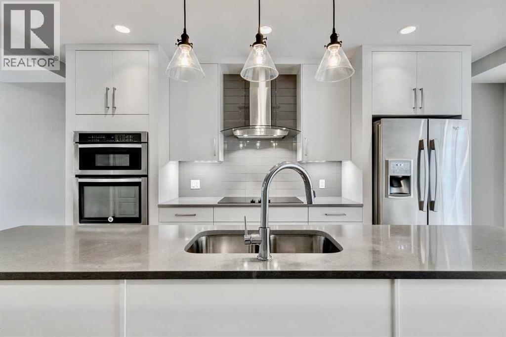 2717 17 Street Sw Unit 208, Calgary, AB T2T 4N4