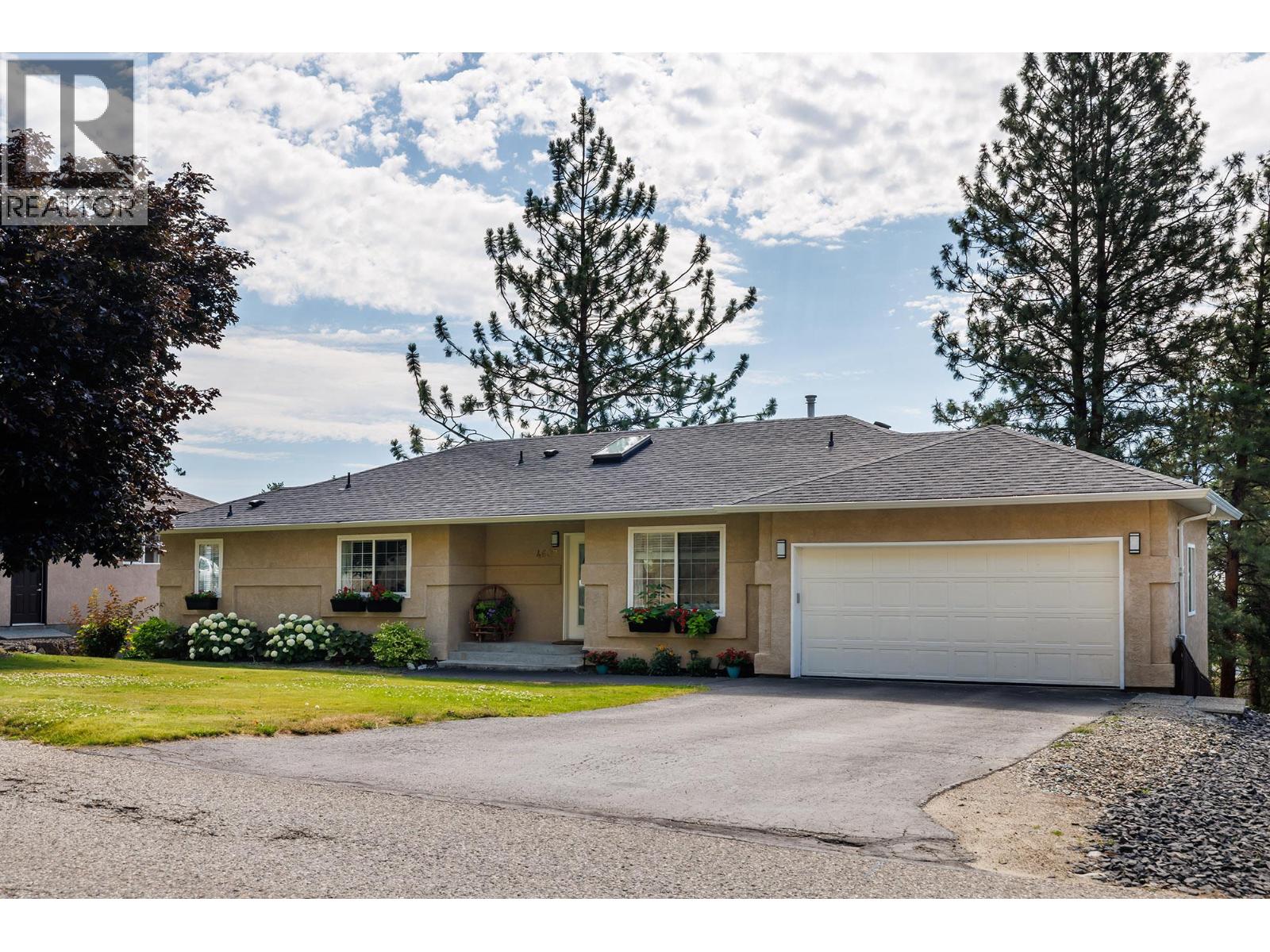 4607 Ponderosa Dr, Peachland, BC V0H 1X5