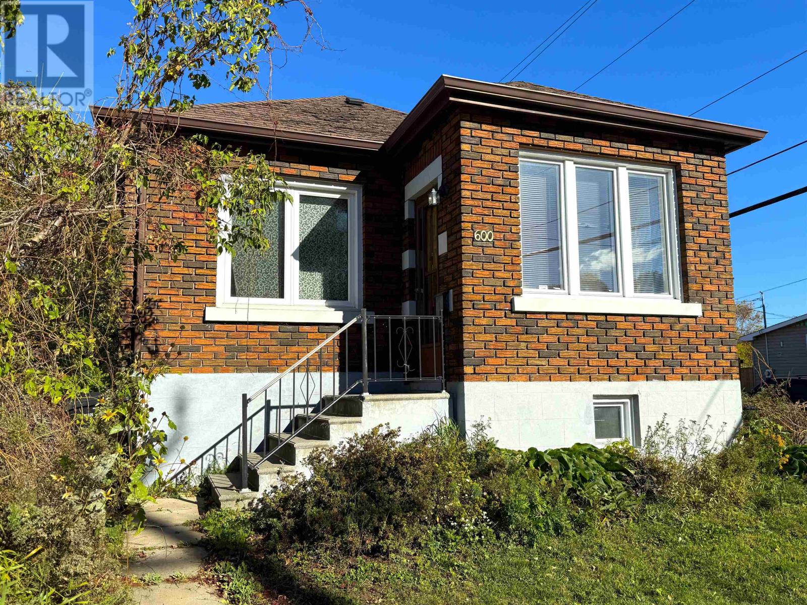 600 Mcdonald St, Thunder Bay, ON P7C 3E1