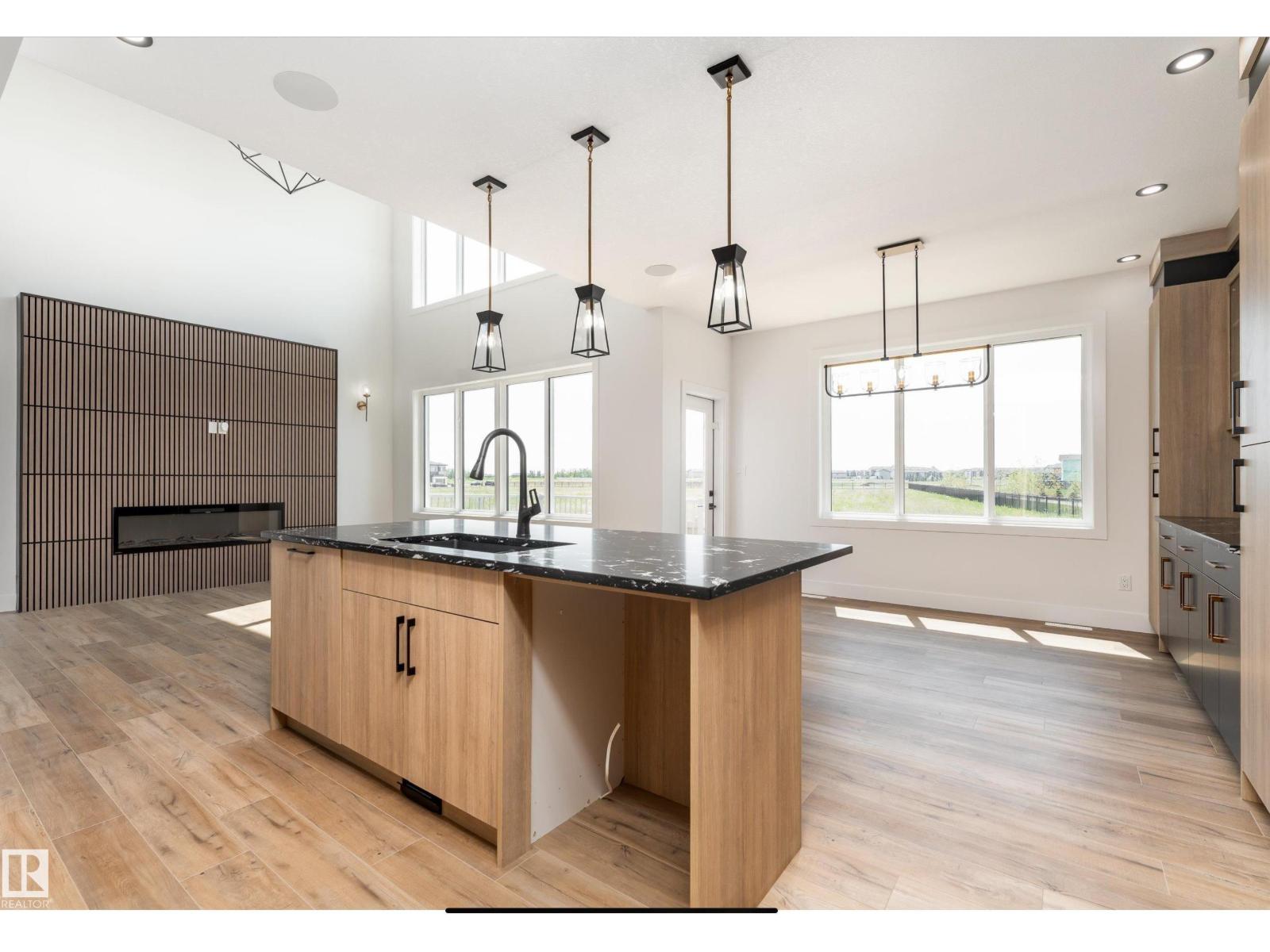 95 Edgefield Way, St. Albert, AB T8N 7Z9