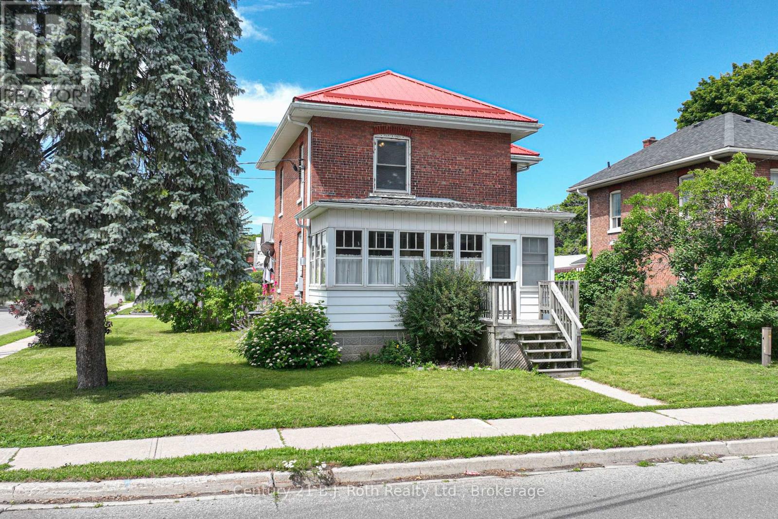33 Sussex St S, Kawartha Lakes, ON K9V 3E7