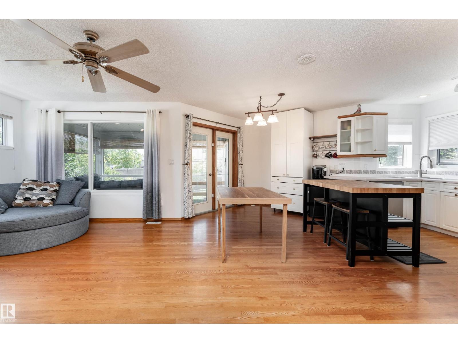 10 Av Nw Unit 11805 #a, Edmonton, AB T6J 7A7